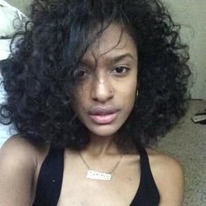 Meet your Posher, Britnee